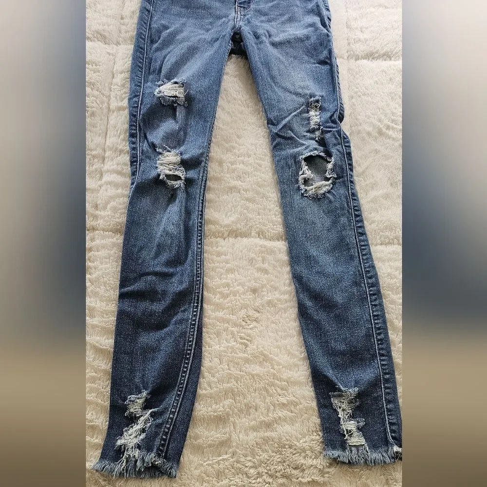 Hollister Blue Skinny Jeans Distressed. Ultra High-Rise Jean Leggins Size 1R